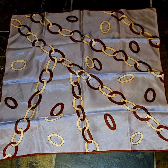 Accessories - Vintage Chain Pattern Silk Scarf